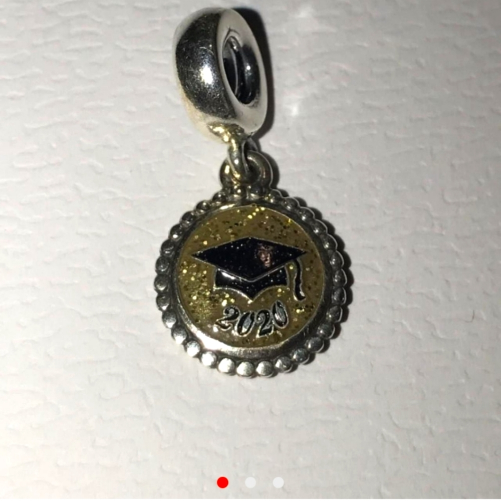 Pandora 2020 graduation charm